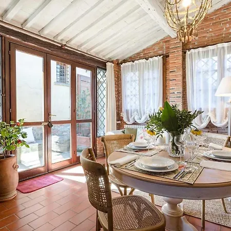 Rosyabate Cottage, With Private Garden And Views Between Lucca And Pistoia