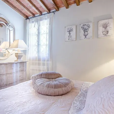 Villa Rosyabate Cottage, With Private Garden And Views Between Lucca And Pistoia