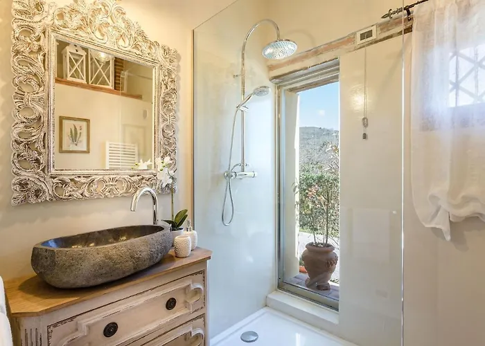 Villa Rosyabate Cottage, With Private Garden And Views Between Lucca And Pistoia *