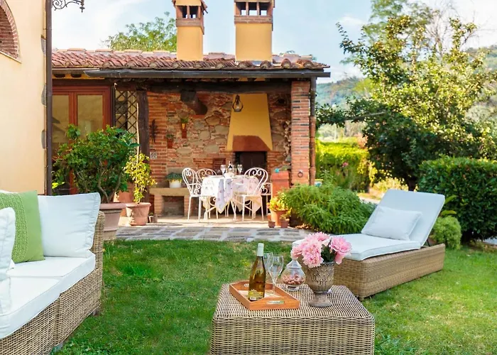 Rosyabate Cottage, With Private Garden And Views Between Lucca And Pistoia *