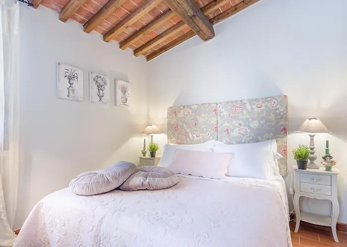 Rosyabate Cottage, With Private Garden And Views Between Lucca And Pistoia Villa