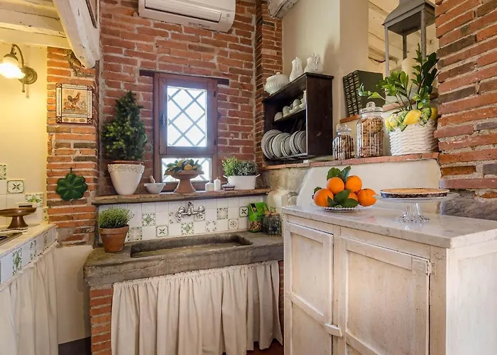 Rosyabate Cottage, With Private Garden And Views Between Lucca And Pistoia Villa